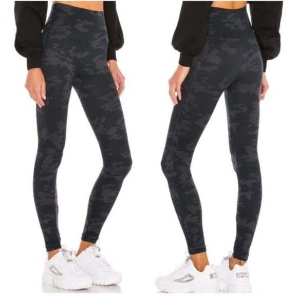 SPANX Look at Me Now High-Waisted Seamless Leggings in Black Camo Size S - Picture 2 of 14